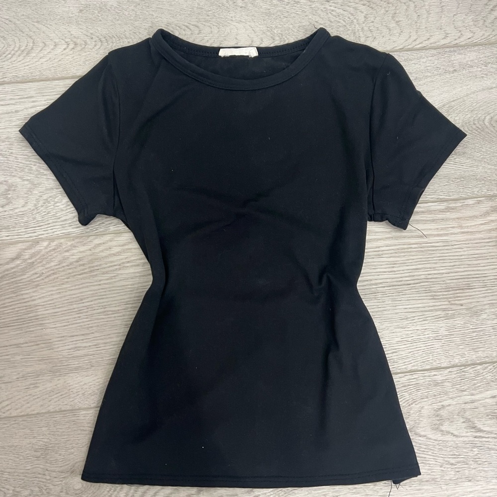 cute simple super soft black top ❤︎︎